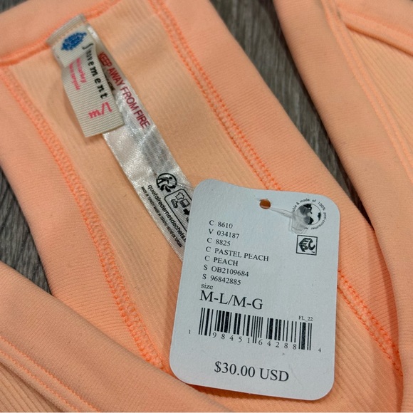 FP Movement All Clear V-Neck Sleeveless Cropped Cami size M/L in pastel peach - Picture 5 of 7
